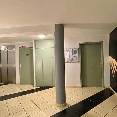 Studio Cosy Tout Equipe - Idealement Situe Saint-Denis Bagian luar foto