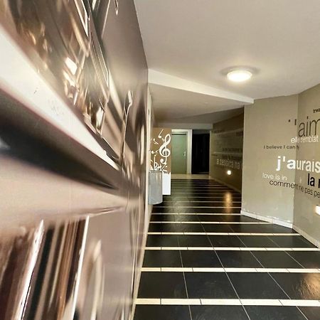 Studio Cosy Tout Equipe - Idealement Situe Saint-Denis Bagian luar foto